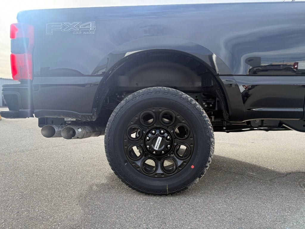 2026 Ford F-350SD Lariat Black Appearance Pkg