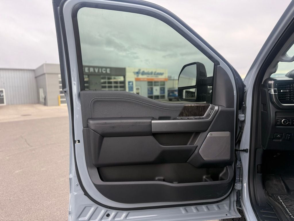 2026 Ford F-350SD Lariat Black Appearance Pkg