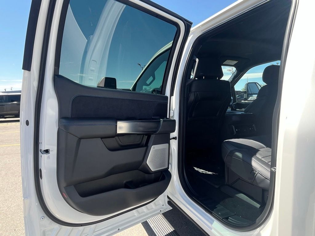 2026 Ford F-350SD Platinum DRW