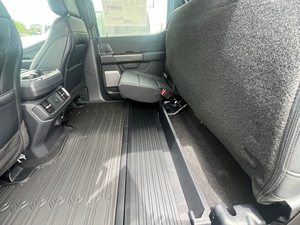 2026 Ford F-150 Lariat Black Appearance Pkg