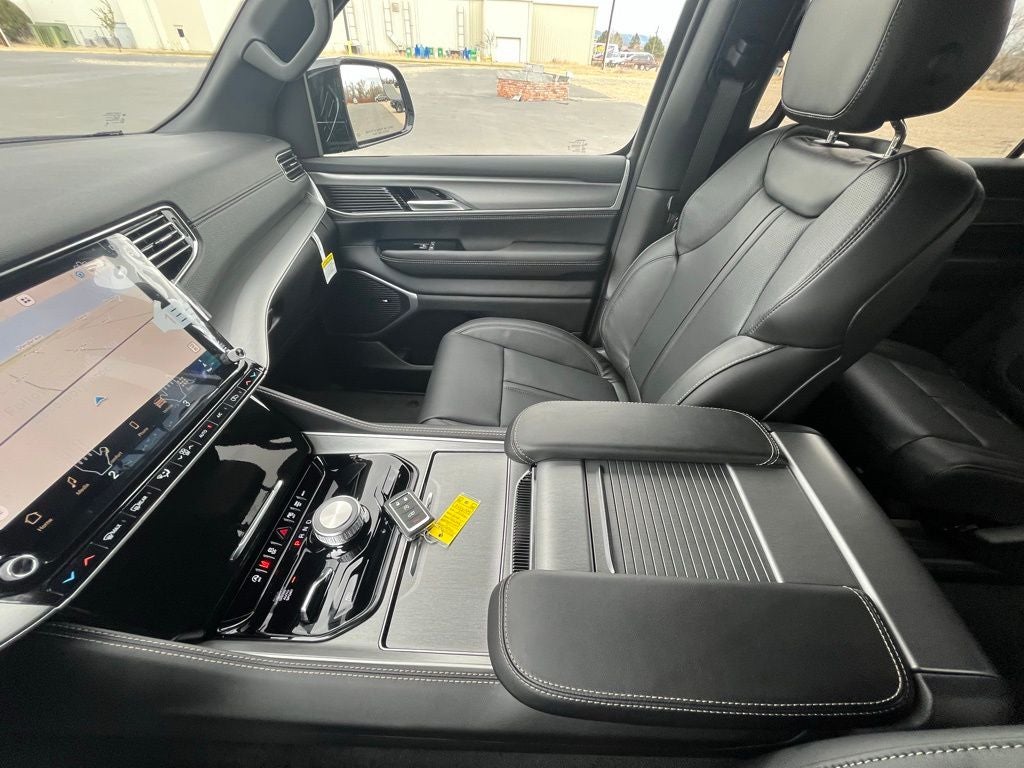 2026 Jeep Grand Wagoneer L Base