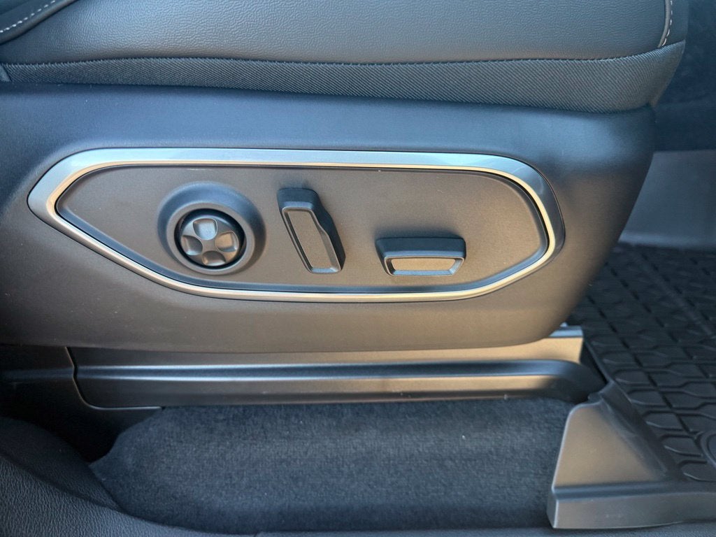 2027 Jeep Grand Wagoneer GRAND WAGONEER UPLAND 4X4
