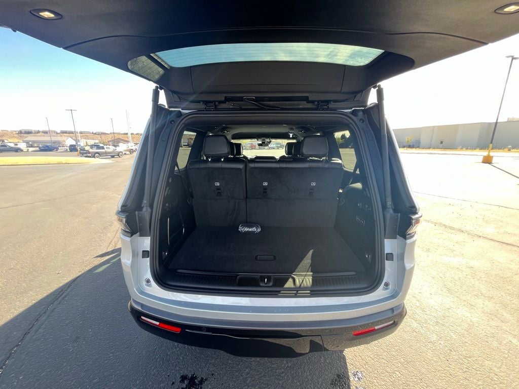 2026 Jeep Grand Wagoneer Limited Altitude