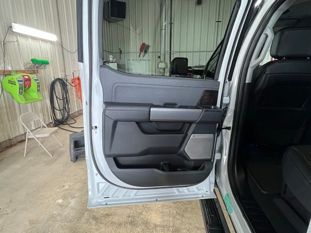 2026 Ford F-350SD Lariat Black Appearance Pkg