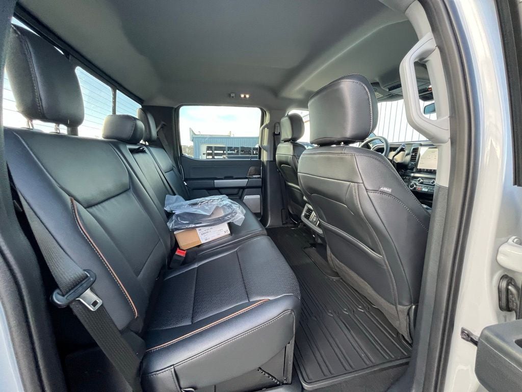 2026 Ford F-350SD Lariat Black Appearance Pkg