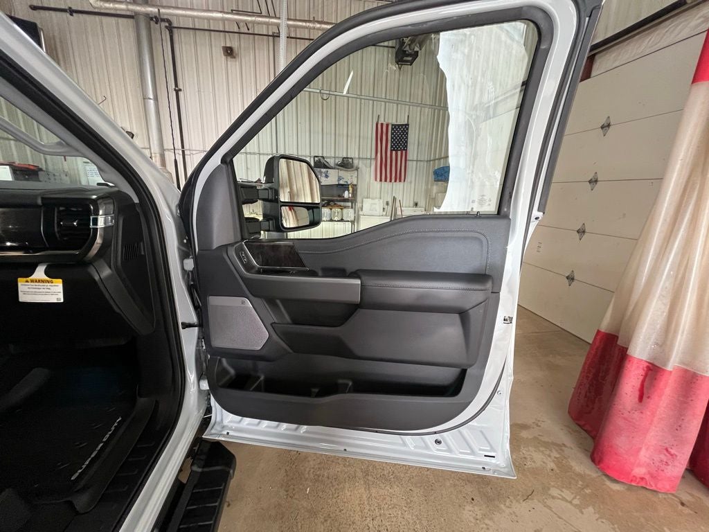 2026 Ford F-350SD Lariat Black Appearance Pkg