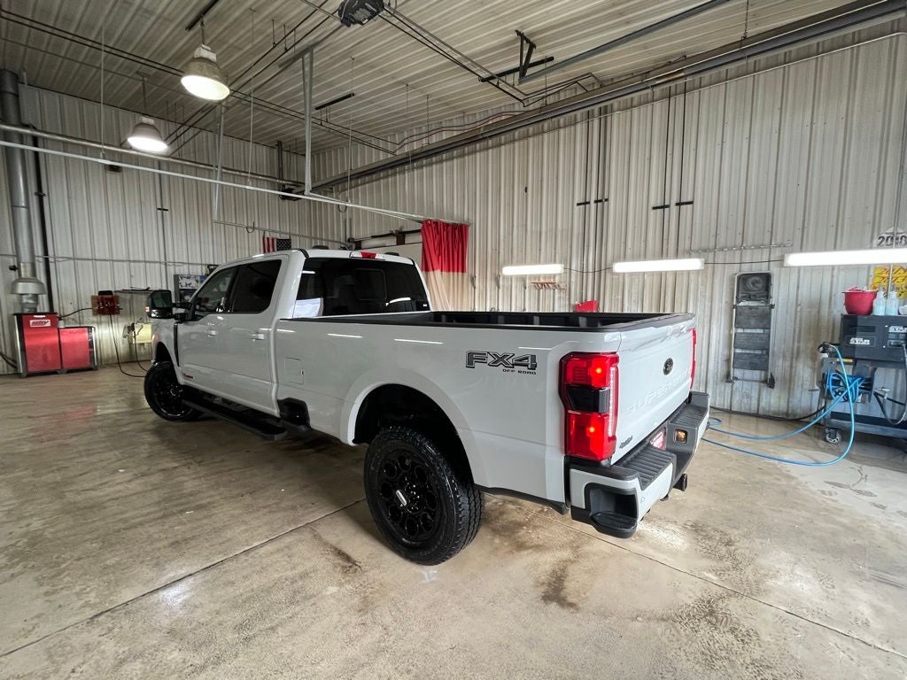 2026 Ford F-350SD Lariat Black Appearance Pkg
