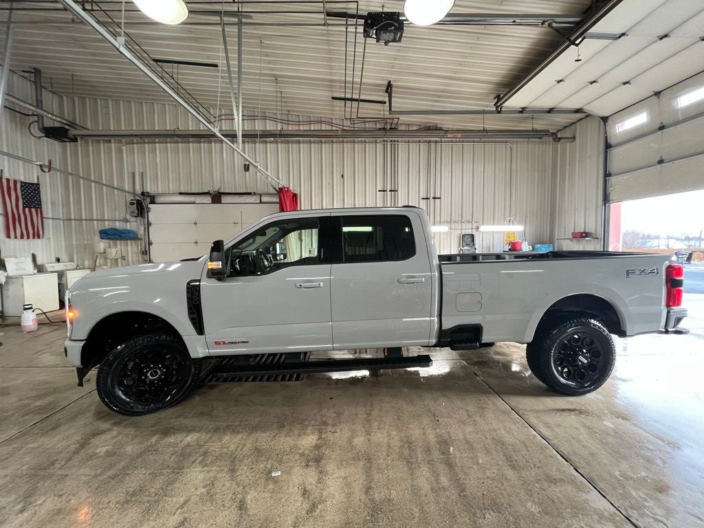 2026 Ford F-350SD Lariat Black Appearance Pkg