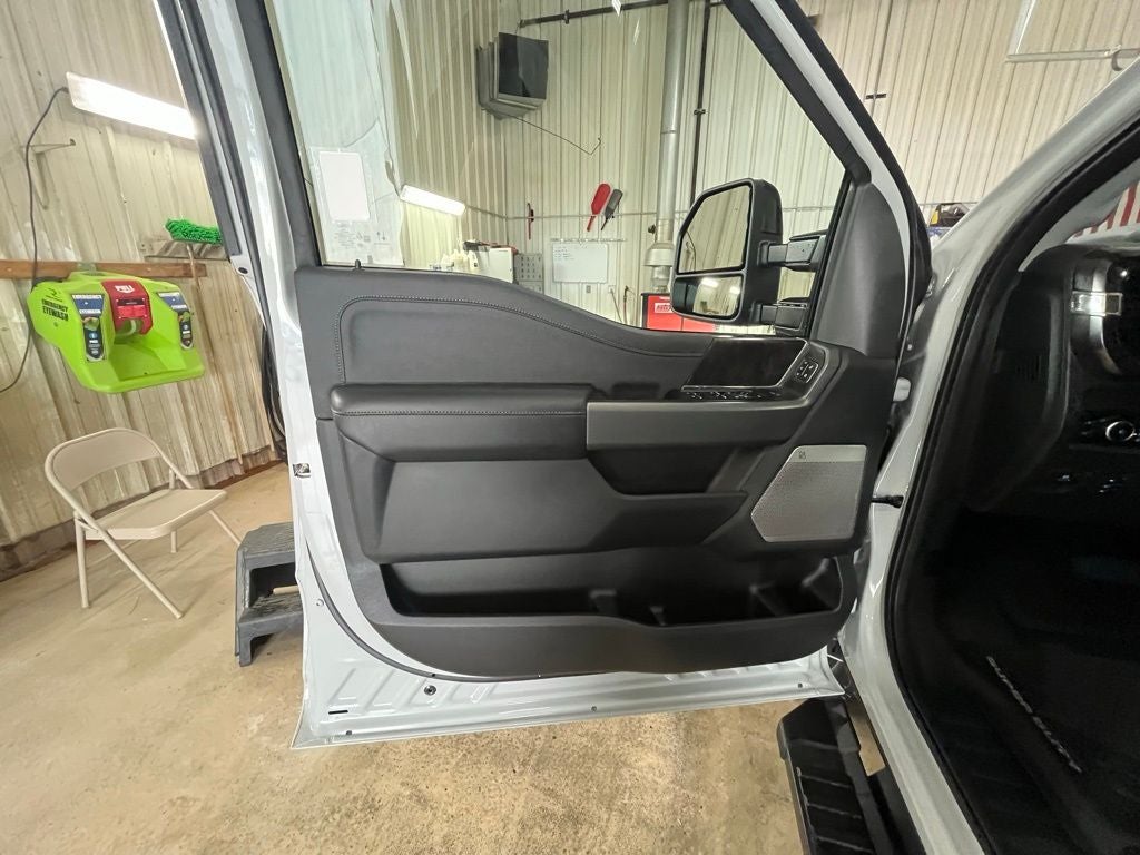 2026 Ford F-350SD Lariat Black Appearance Pkg