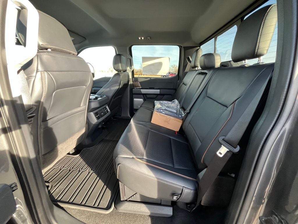 2026 Ford F-350SD Lariat Black Appearance Pkg