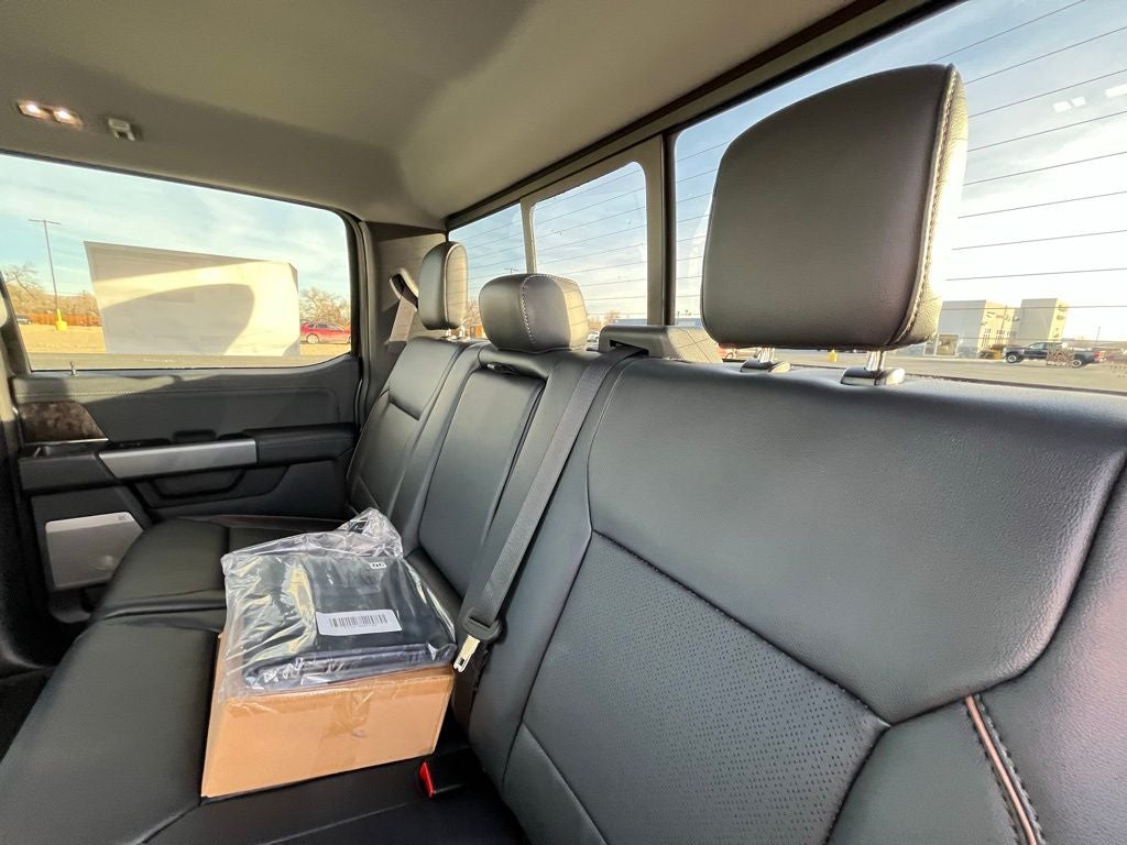 2026 Ford F-350SD Lariat Black Appearance Pkg