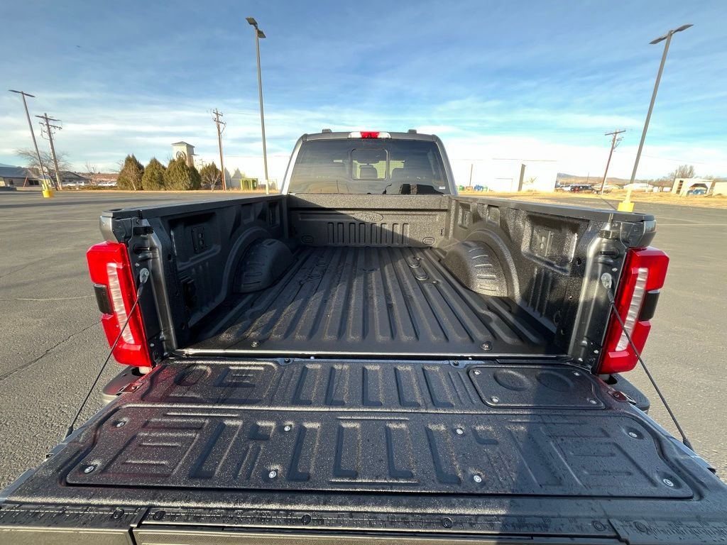 2026 Ford F-350SD Lariat Black Appearance Pkg