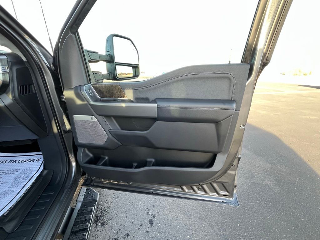 2026 Ford F-350SD Lariat Black Appearance Pkg