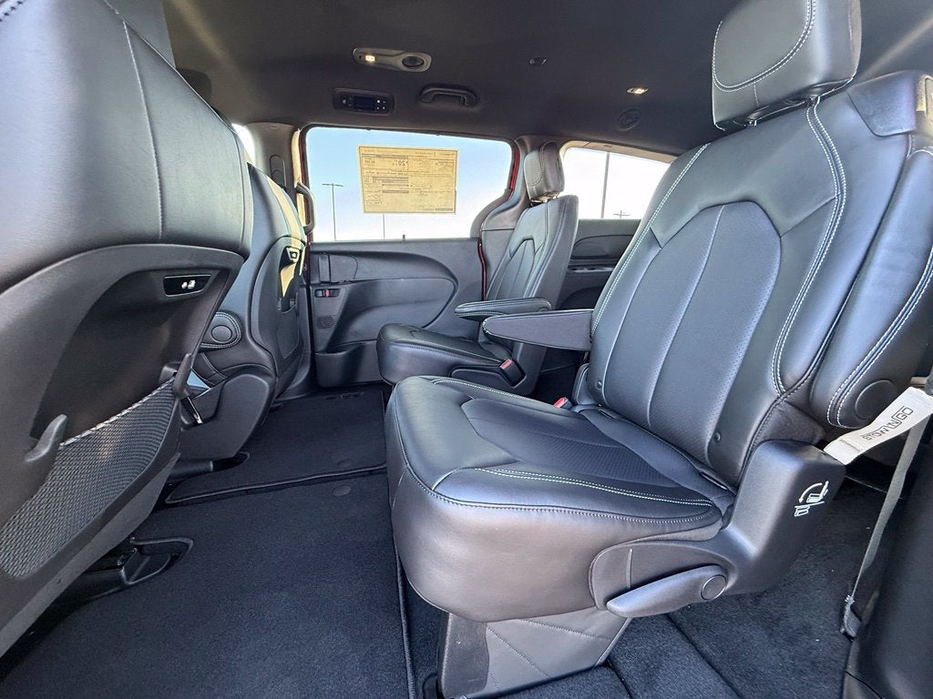 2027 Chrysler Pacifica PACIFICA SELECT AWD