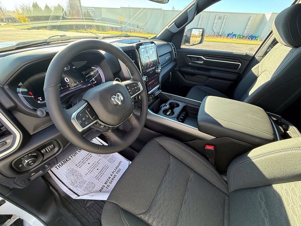 2027 RAM 1500 RAM 1500 BIG HORN CREW CAB 4X4 5'7' BOX