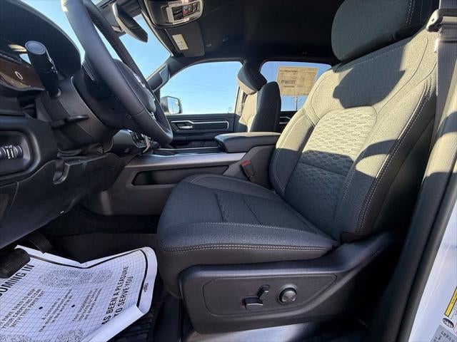 2027 RAM 1500 RAM 1500 BIG HORN CREW CAB 4X4 5'7' BOX