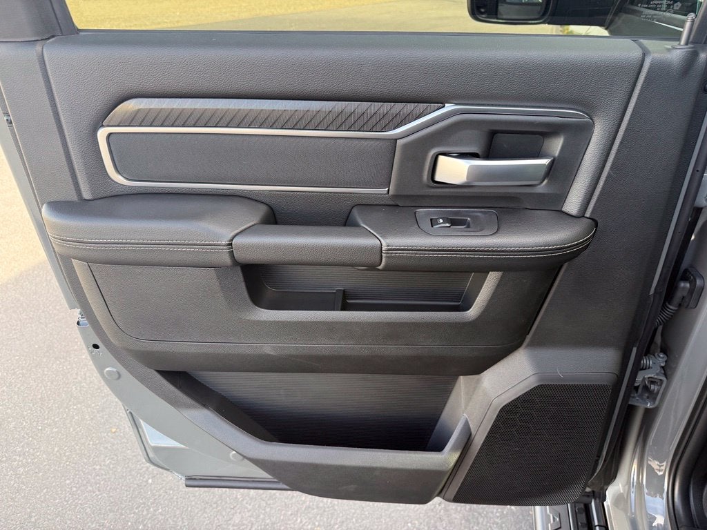 2027 RAM 2500 2500 BIG HORN CREW CAB 4X4 6'4' BOX