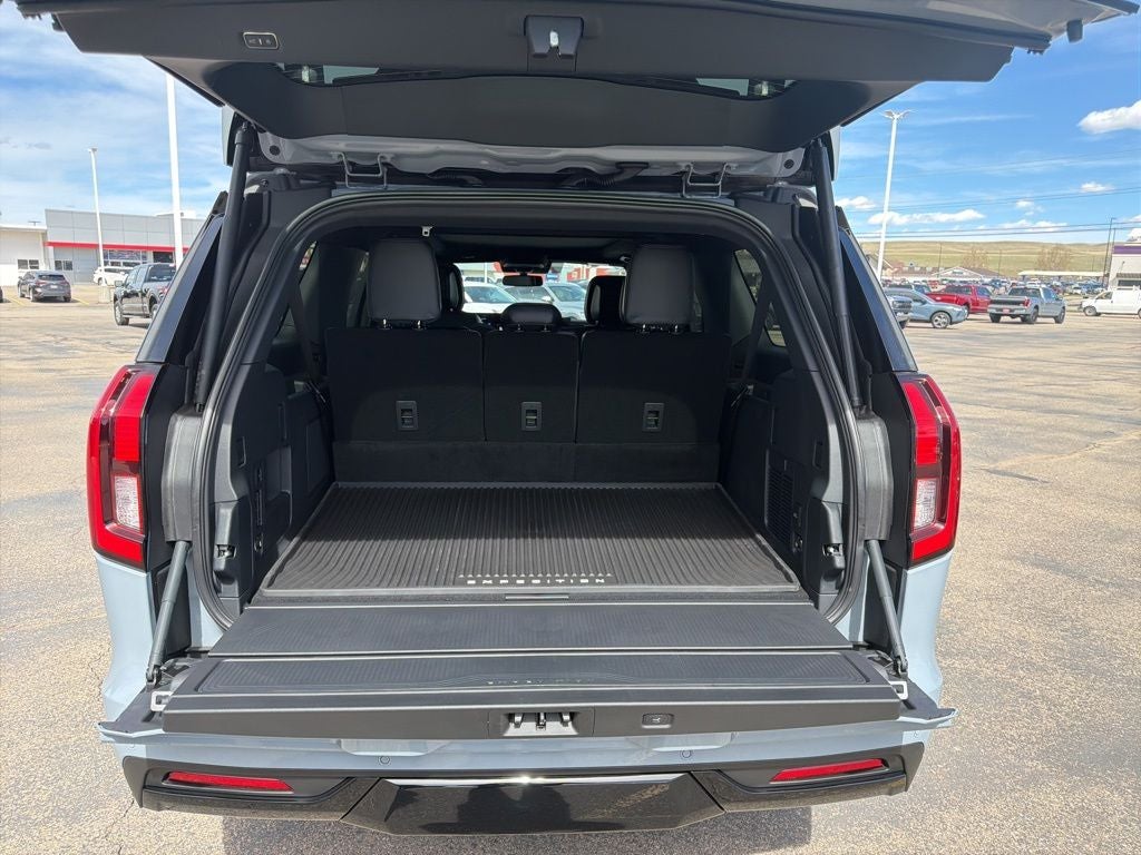 2026 Ford Expedition Max Platinum Stealth