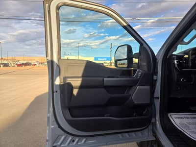 2026 Ford F-350SD Lariat Black Appearance Pkg.