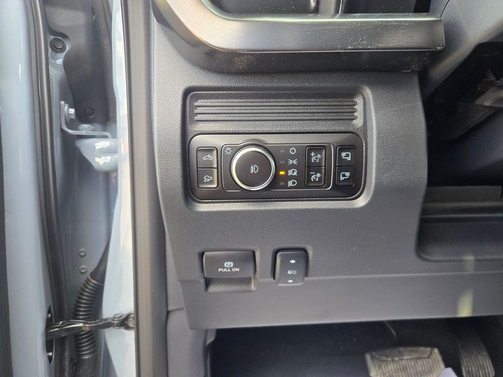 2026 Ford F-350SD Lariat Black Appearance Pkg.