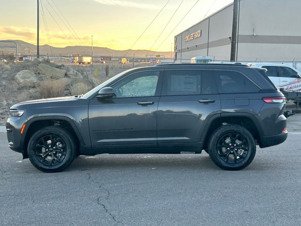 2026 Jeep Grand Cherokee LAREDO ALTITUDE 4X4