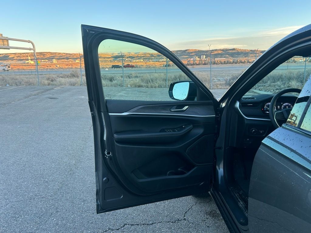 2026 Jeep Grand Cherokee LAREDO ALTITUDE 4X4