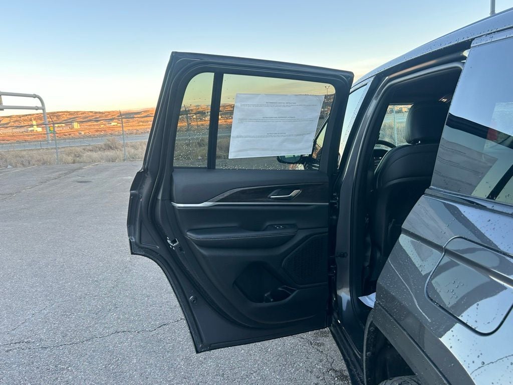 2026 Jeep Grand Cherokee LAREDO ALTITUDE 4X4