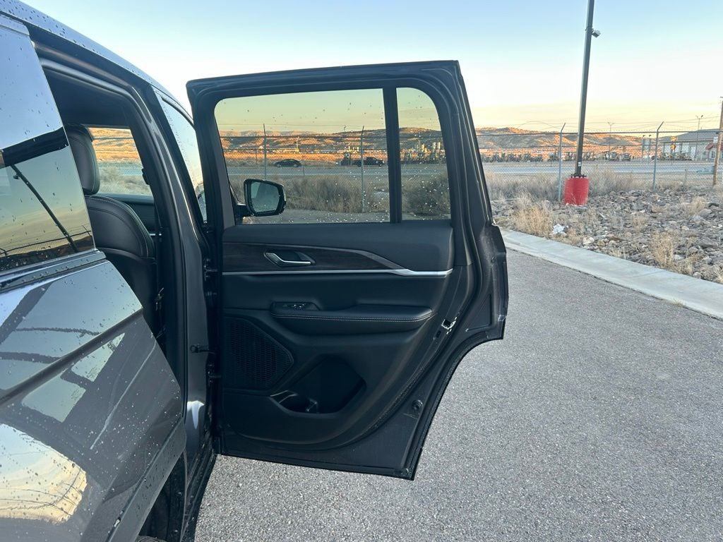 2026 Jeep Grand Cherokee LAREDO ALTITUDE 4X4