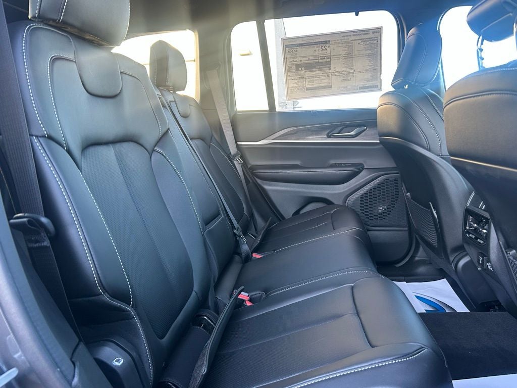 2025 Jeep Grand Cherokee LIMITED 4X4