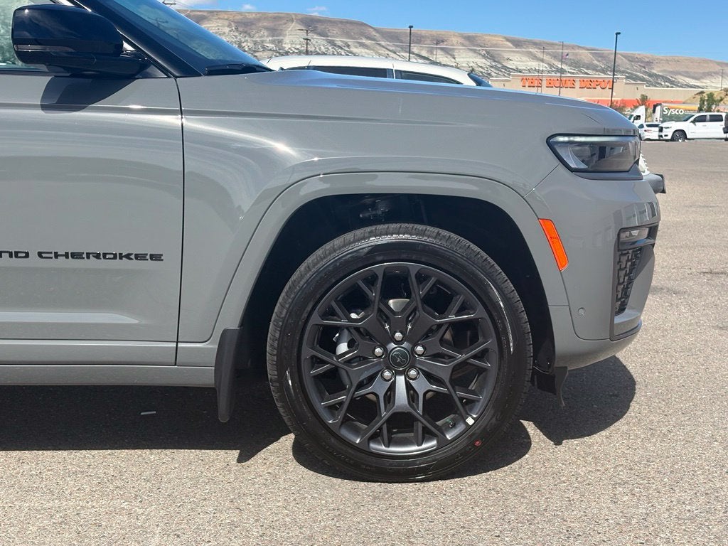 2027 Jeep Grand Cherokee Summit
