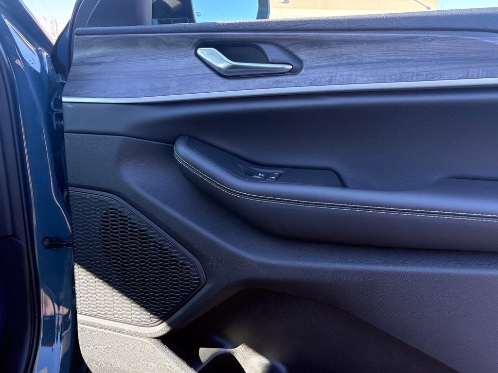 2027 Jeep Grand Cherokee L Limited
