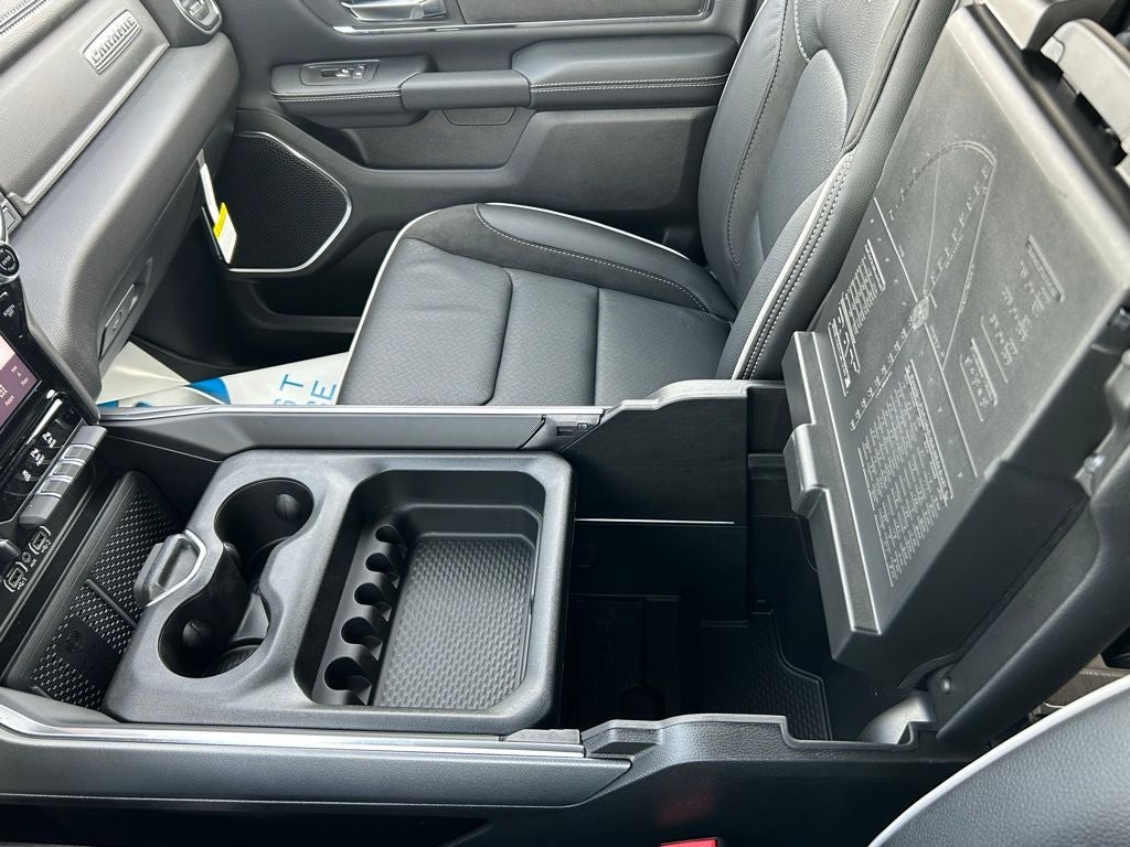 2026 RAM Ram 1500 1500 LAIE CREW CAB 4X4 5'7' BOX