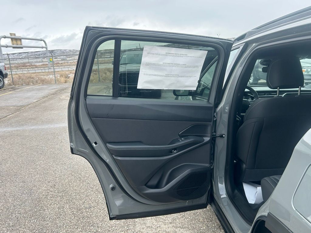 2026 Jeep Cherokee CHEROKEE LAREDO 4X4