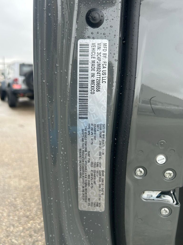 2026 Jeep Cherokee CHEROKEE LAREDO 4X4