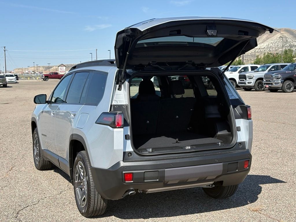 2026 Jeep Cherokee Laredo Hybrid