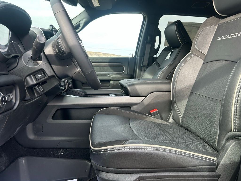 2026 RAM Ram 3500 3500 LAIE MEGA CAB 4X4 6'4' BOX