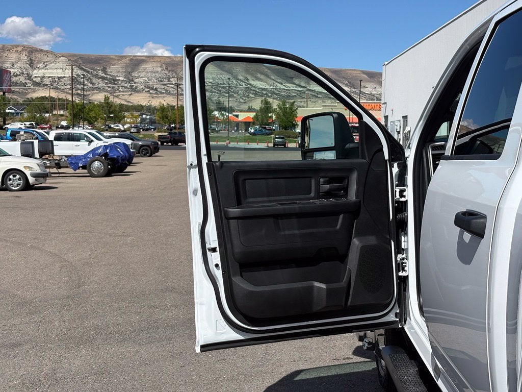 2027 RAM 3500 Tradesman DRW