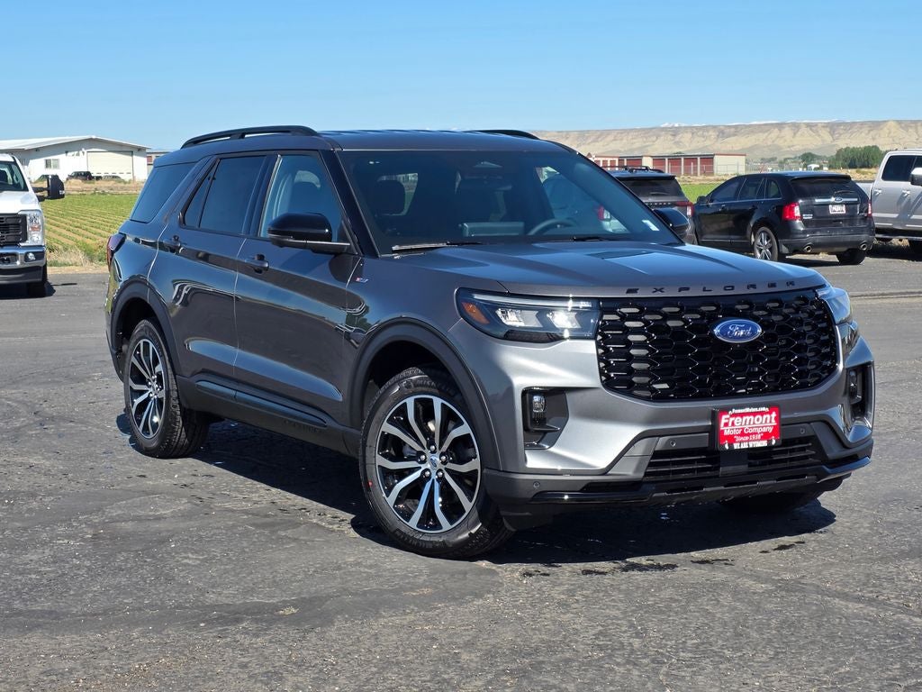 2026 Ford Explorer ST-LINE 4WD's photo