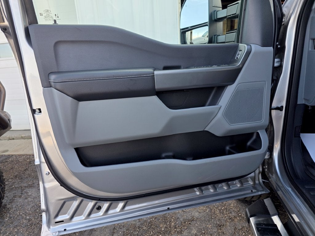 2027 Ford F-250SD XLT
