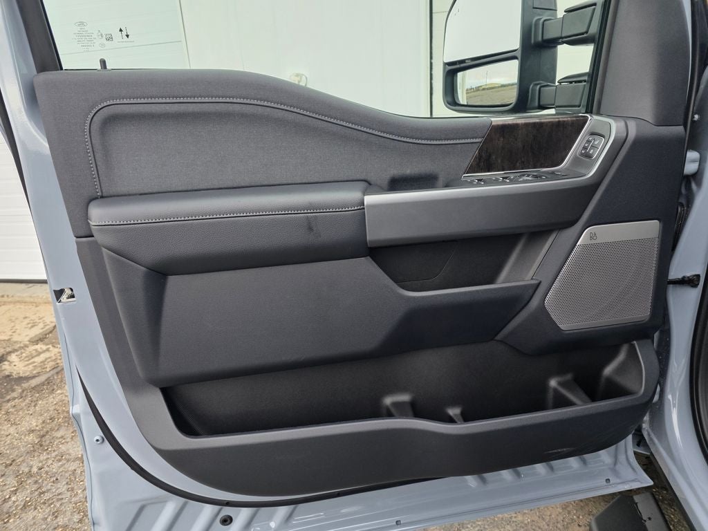 2026 Ford F-350SD Lariat Black Appearance Pkg