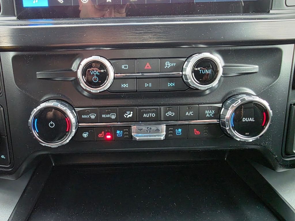 2026 Ford F-350SD Lariat Black Appearance Pkg