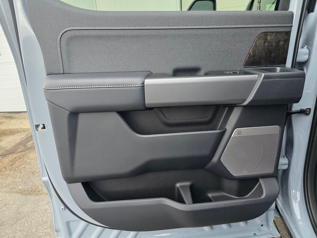 2026 Ford F-350SD Lariat Black Appearance Pkg