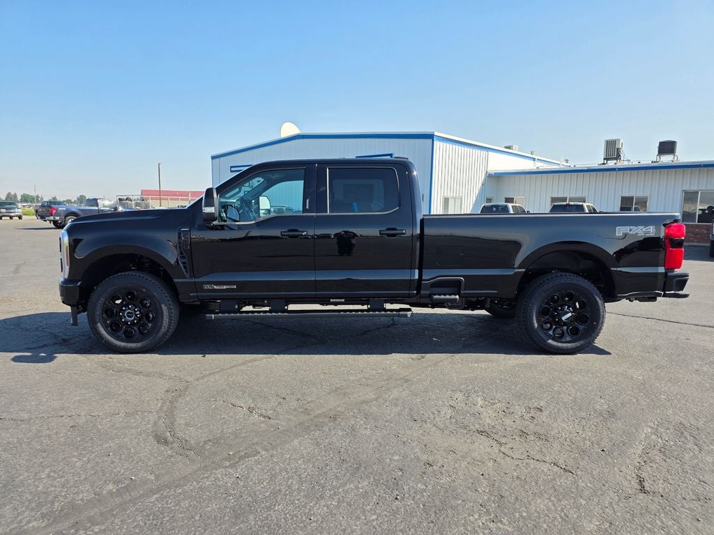 2026 Ford F-350SD Lariat Black Appearance Pkg