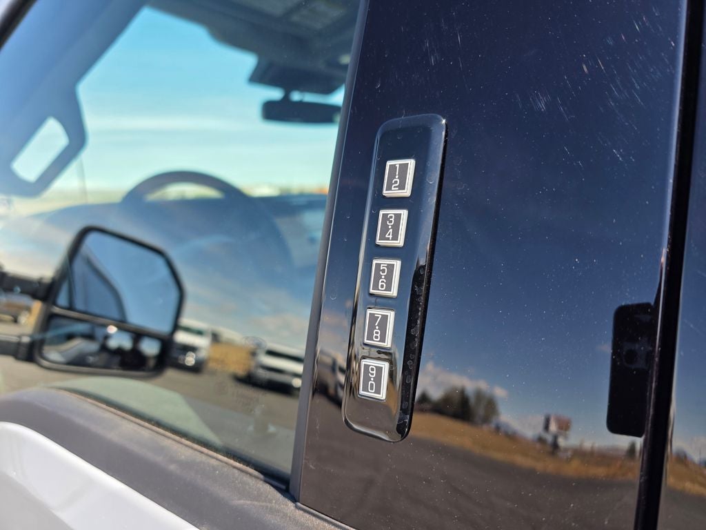 2026 Ford F-350SD Lariat DRW