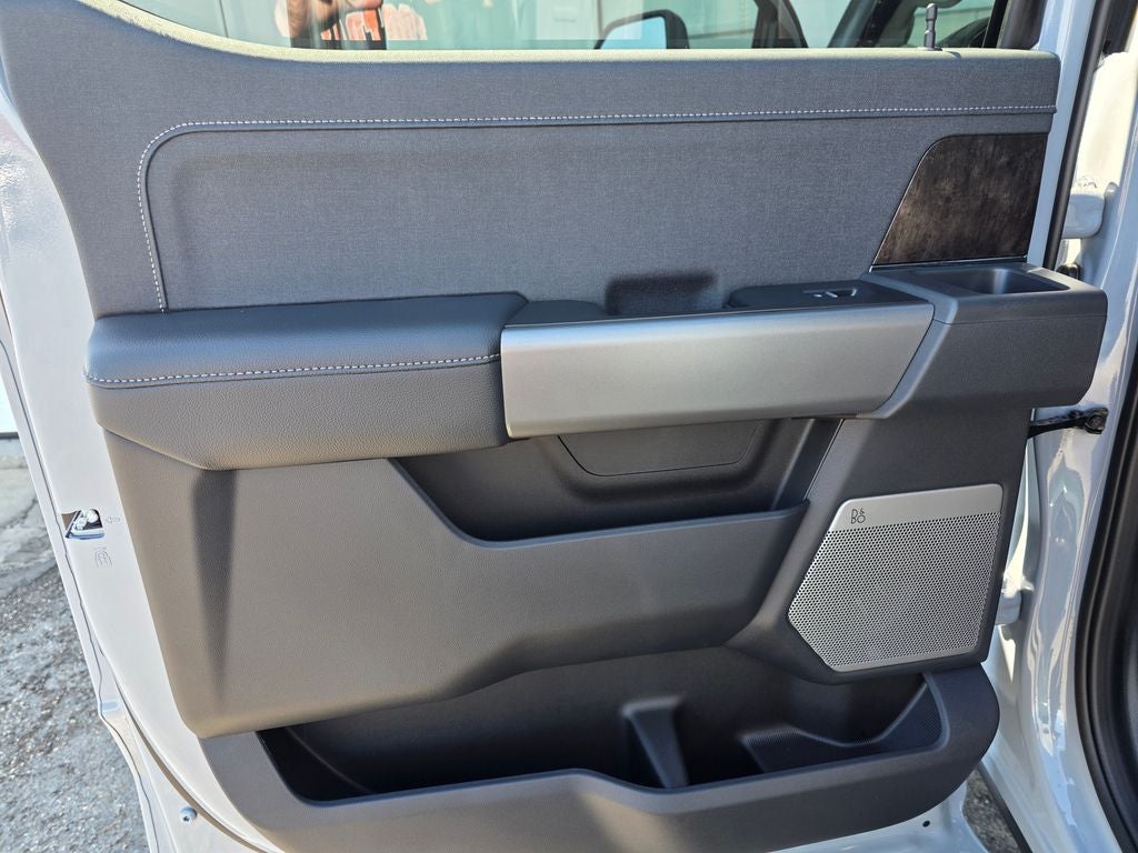 2026 Ford F-350SD Lariat DRW