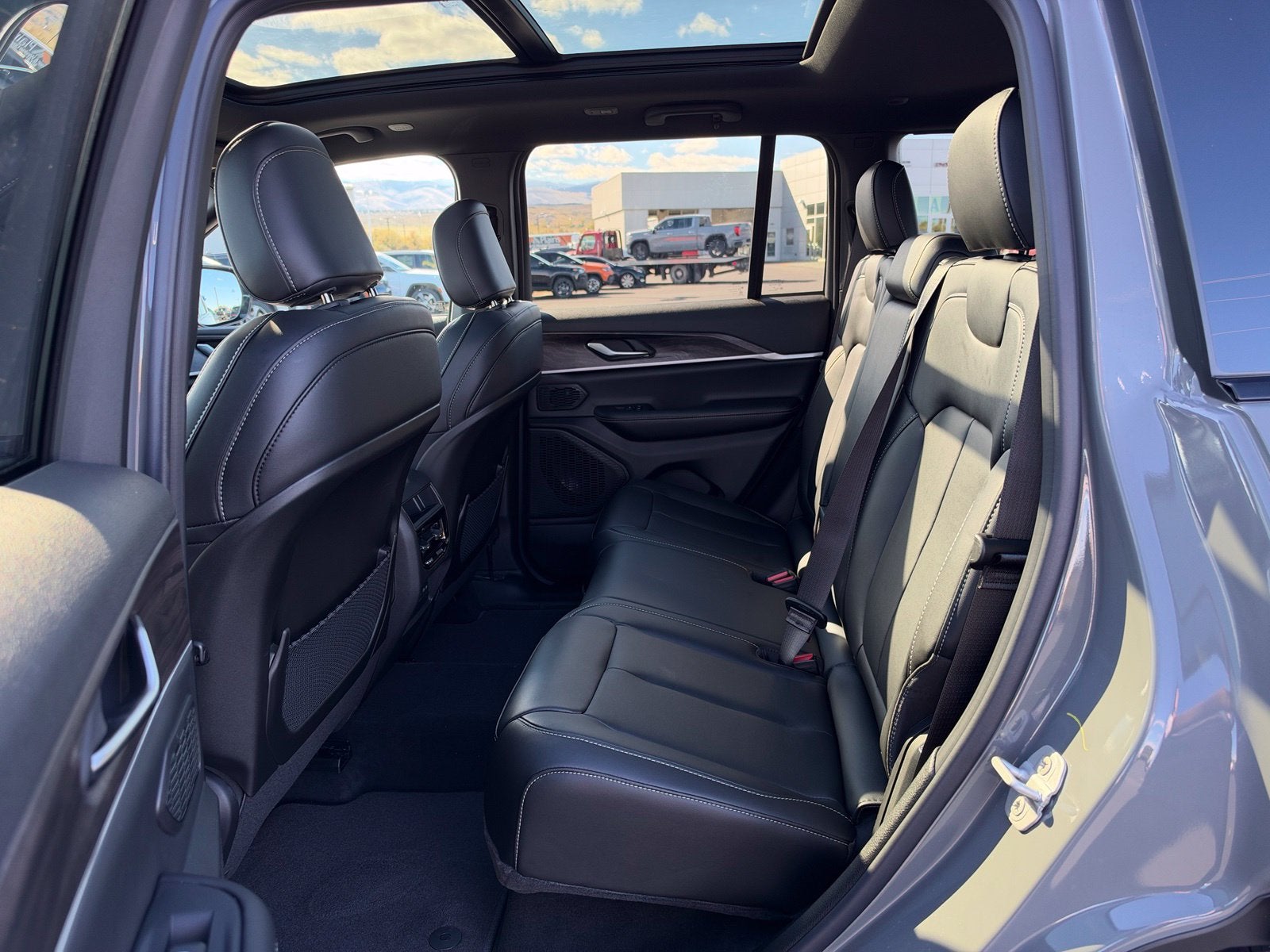 2027 Jeep Grand Cherokee LIMITED 4X4