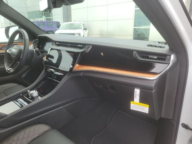 2026 Jeep Grand Cherokee SUMMIT 4X4