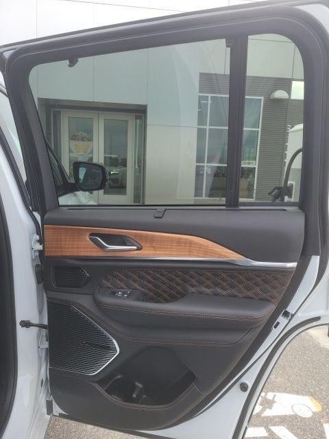 2026 Jeep Grand Cherokee Summit