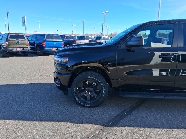 2026 RAM Ram 1500 1500 EXPRESS CREW CAB 4X4 5'7' BOX