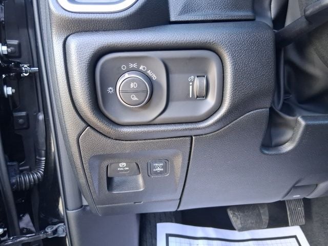 2026 RAM Ram 1500 1500 EXPRESS CREW CAB 4X4 5'7' BOX